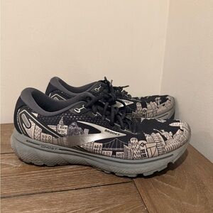 Brooks Womens Ghost 14 Womens Size 10.5 Sneakers 1203561B005 NYC Marathon